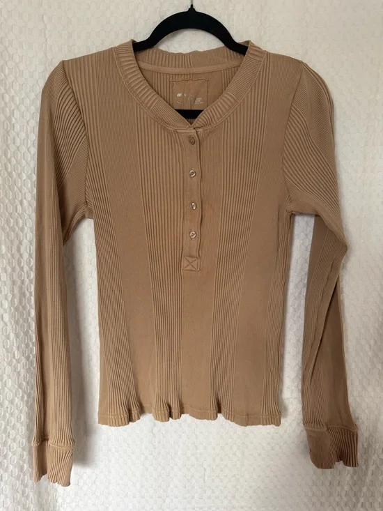 Aerie Ribbed Long Sleeve Henley Top Taupe Brown Size Large - Picture 2 of 5